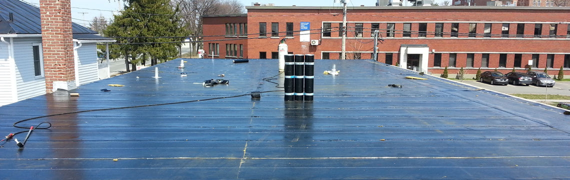 installation-complete-membrane-pour-entretien-de-couverture-de-toit-plat-resiflex-centre-du-quebec
