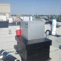 toit-plat-presque-fini-avec-membrane-elastomere-et-revetement-par-dessus-resiflex-lanaudiere
